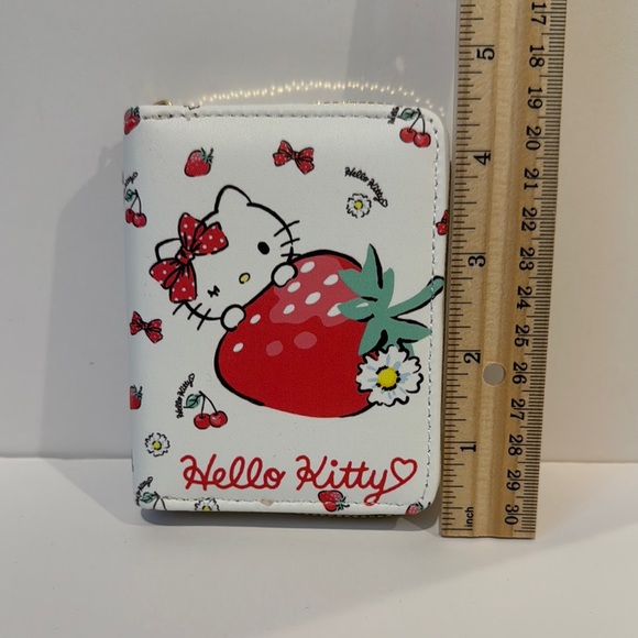 Hello Kitty Strawberry Wallet - Picture 2 of 6